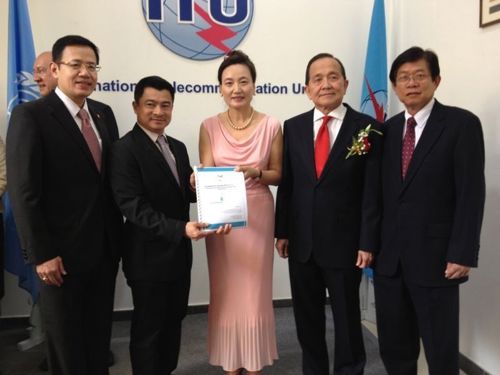 ผลการศึกษาและการประเมินการประมูลคลื่นความถี่ 2.1 GHz (3G) บนความร่วมมือกับ ITU