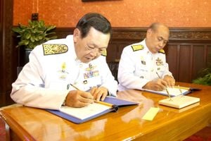 ลงนามถวายพระพร เนื่องในโอกาสวันเฉลิมพระชนมพรรษาสมเด็จพระเจ้าอยู่หัว