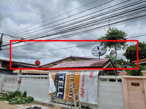 สำนักงาน กสทช.เขต 11 ดำเนินการตรวจสอบและแก้ไขสายสื่อสารกีดขวาง บริเวณเลขที่ 134/99 หมู่บ้านสินธารา ซอย 3 (ติดที่ทำการไปรษณีย์บางกรวย) จังหวัดนนทบุรี