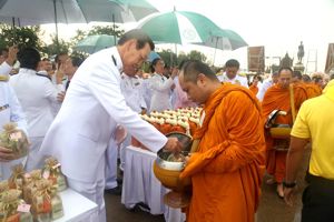 สำนักงาน กสทช. ร่วมทำบุญตักบาตรพระสงฆ์ 570 รูป เนื่องในวันปิยมหาราช